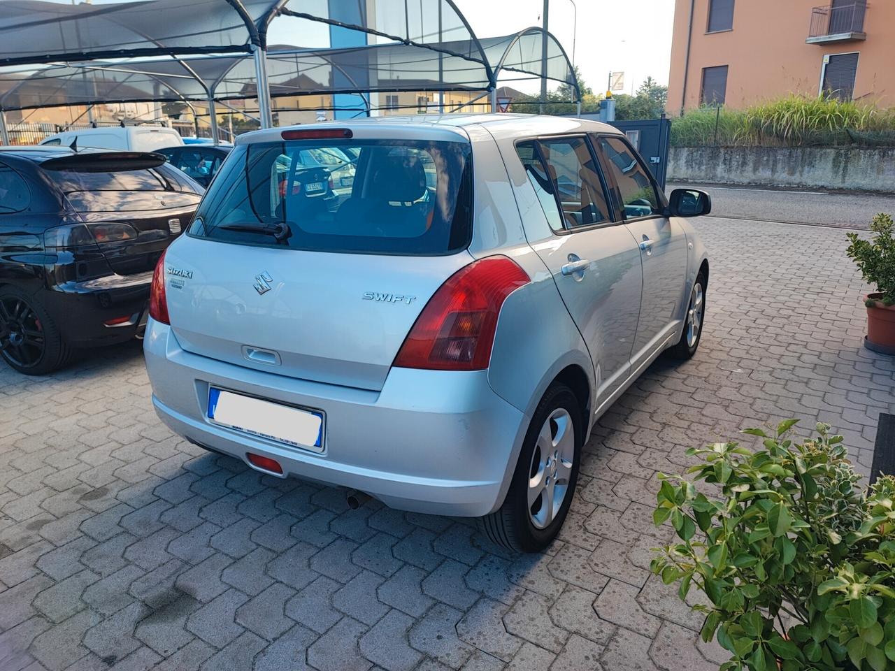 Suzuki Swift 1.3 5p. GL uni-pro
