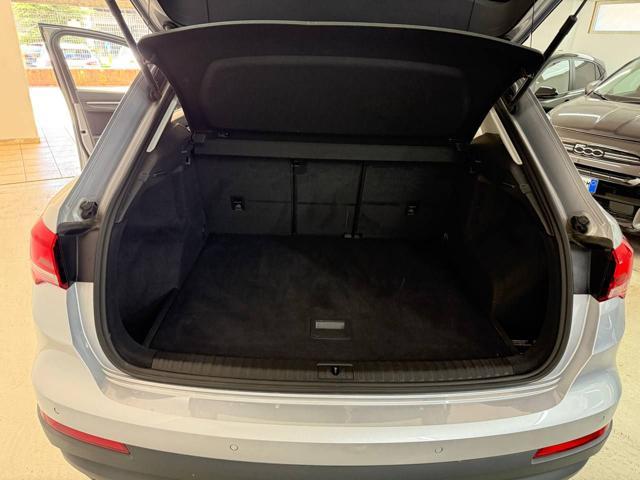 AUDI Q3 35 TDI S tronic Business