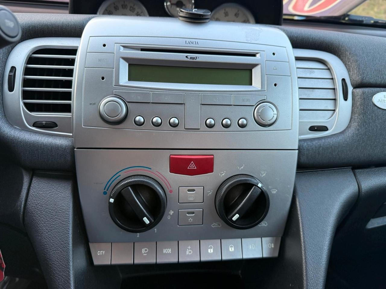 Lancia Ypsilon 1.3 MJT DIVA POCHI KM