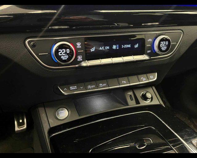 AUDI Q5 40 TDI 204 CV quattro S tronic Identity Black