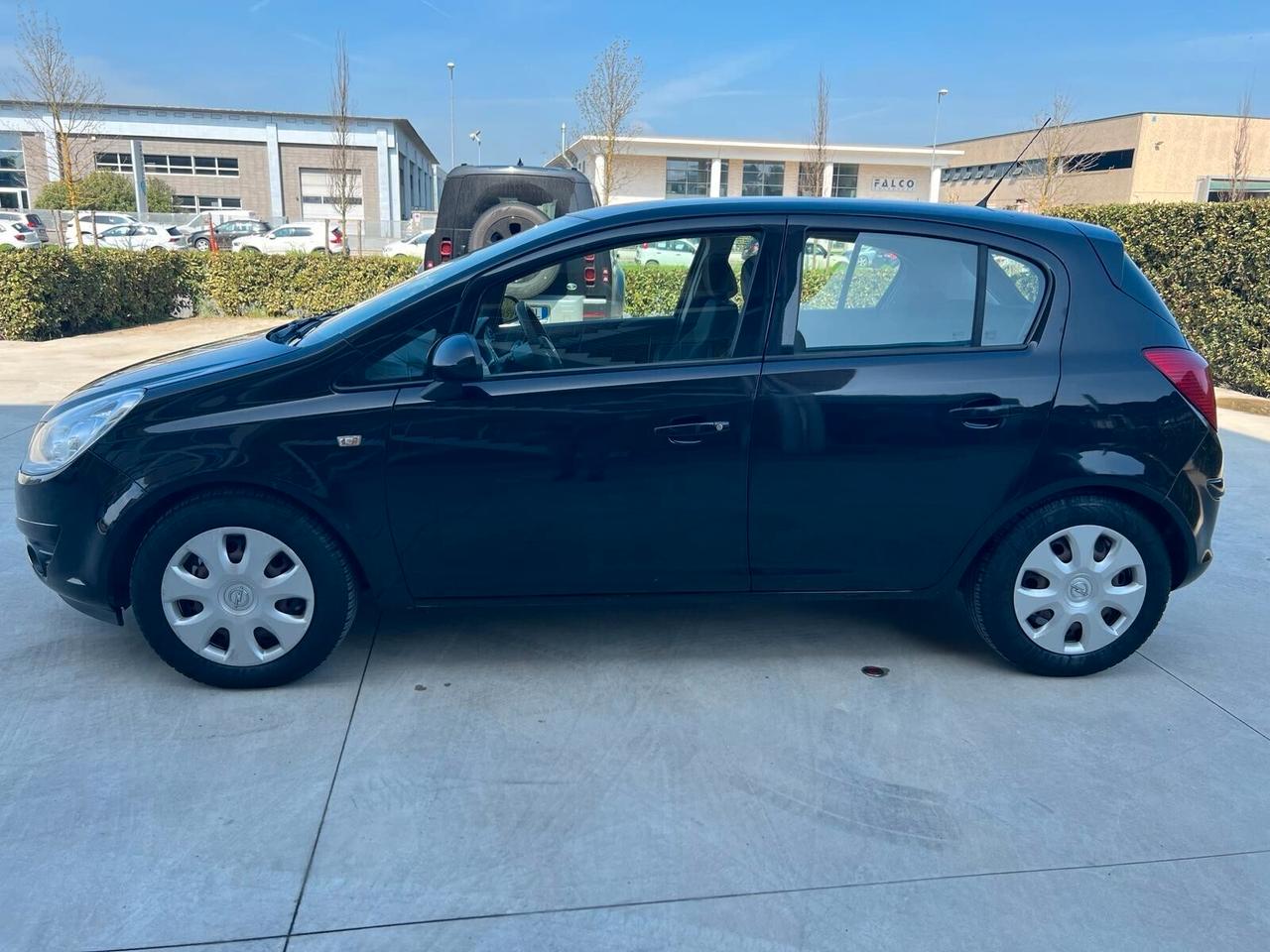 Opel Corsa 1.4 16V 5 porte Cosmo