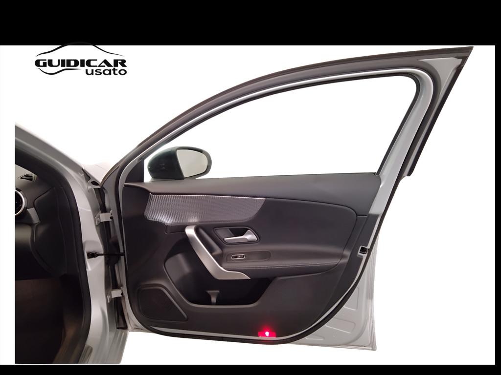 Mercedes-Benz Classe A - W177 2018 - A 180 d Sport auto