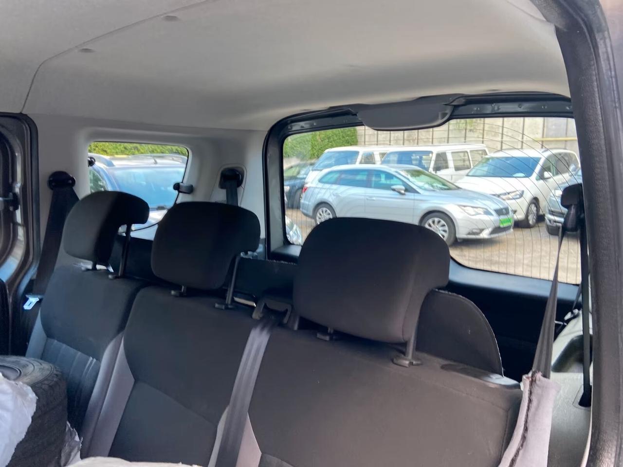 Fiat Doblò 1.4 16V Lounge 7 POSTI
