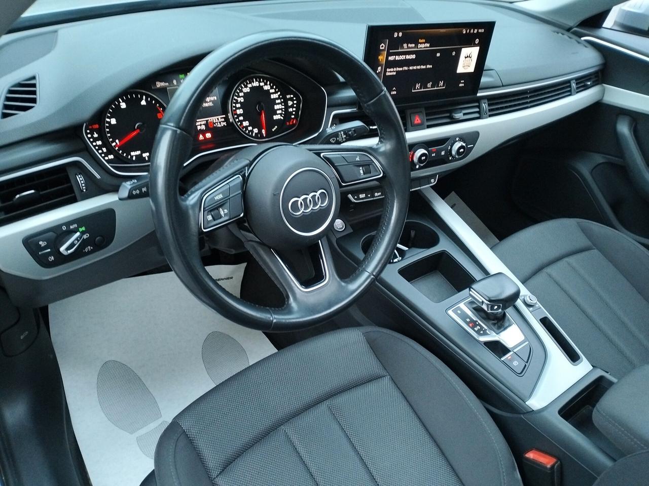 Audi A4 V Berlina 30 2.0 tdi mhev Business 136cv s-tronic