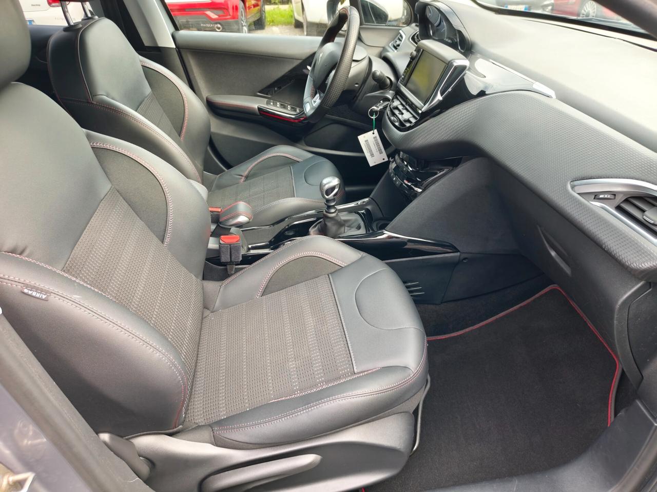 Peugeot 2008 1.2 PureTech 130cv GT Line - DISTRIBUZIONE NUOVA -