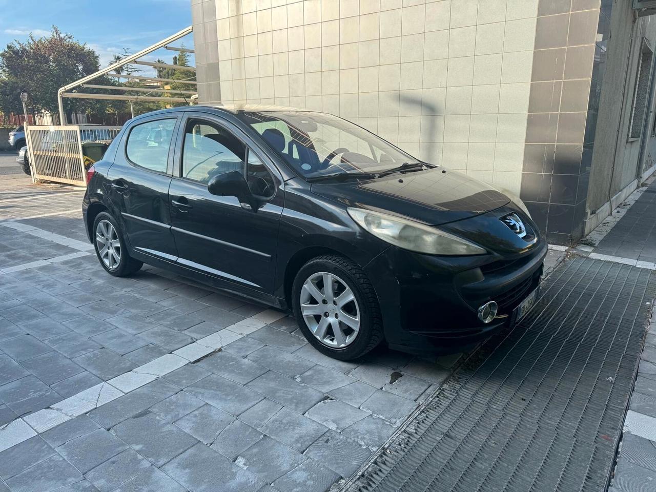 Peugeot 207 1.6 HDi 90CV