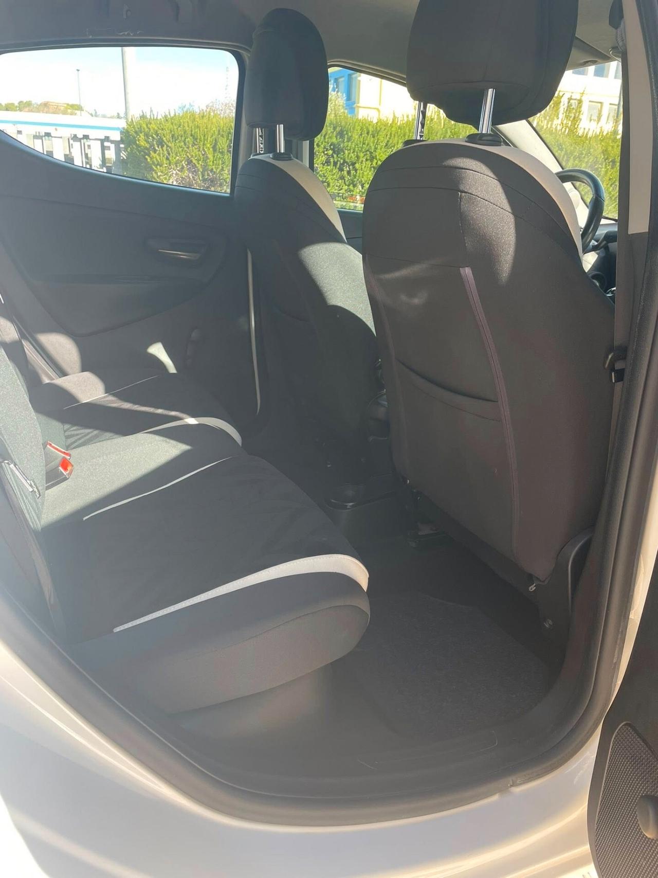 Lancia Ypsilon 1.2 69 CV 5 porte Gold