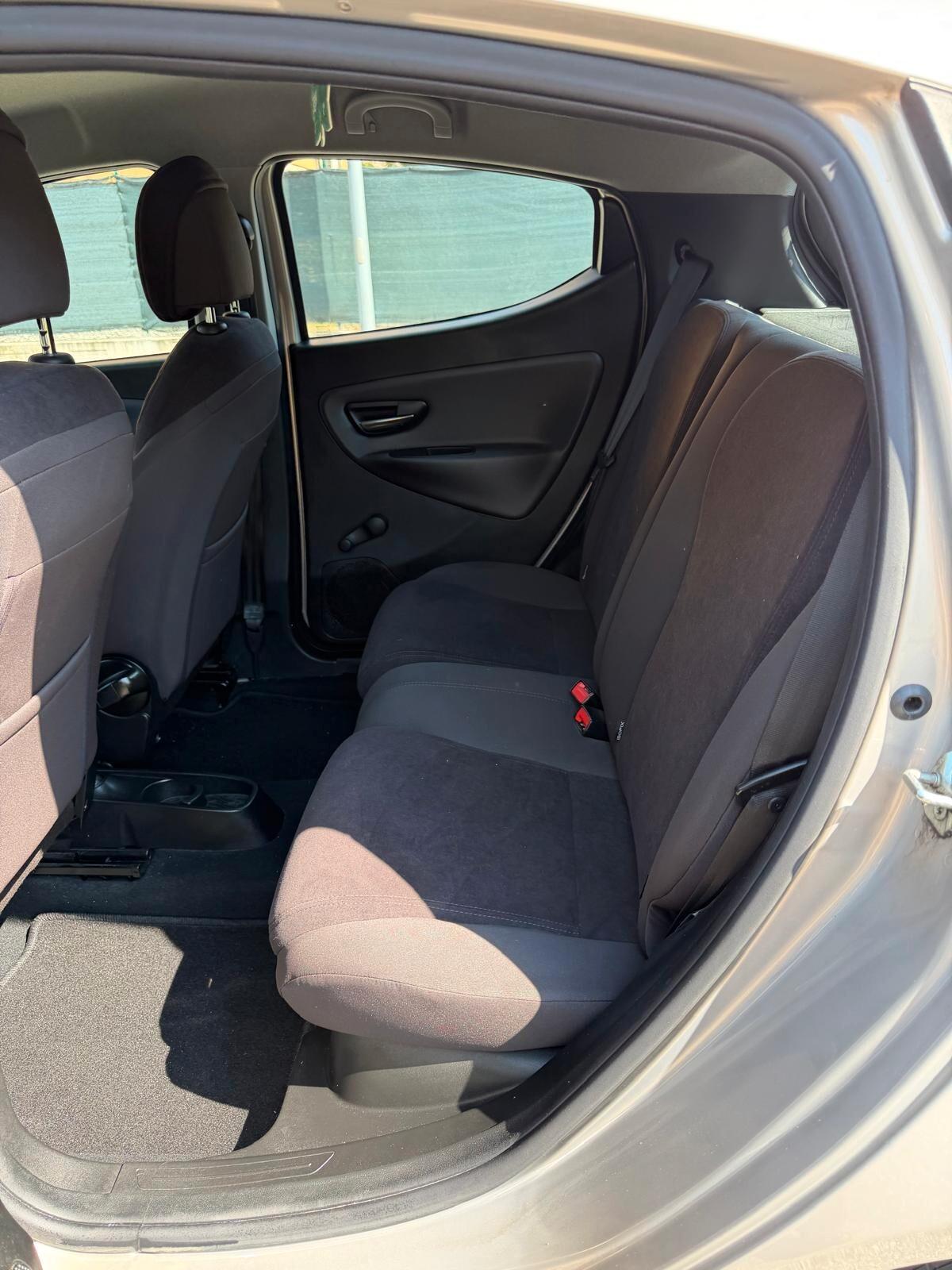 Lancia Ypsilon 1.2 - NEOPATENTATI - 12 MESI DI GARANZIA -