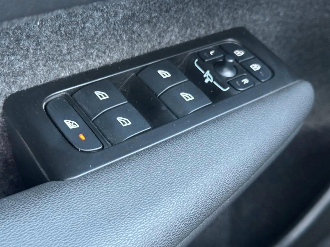 Volvo XC40 1.5 t4 phev Inscription Expression TETTO APRIBILE