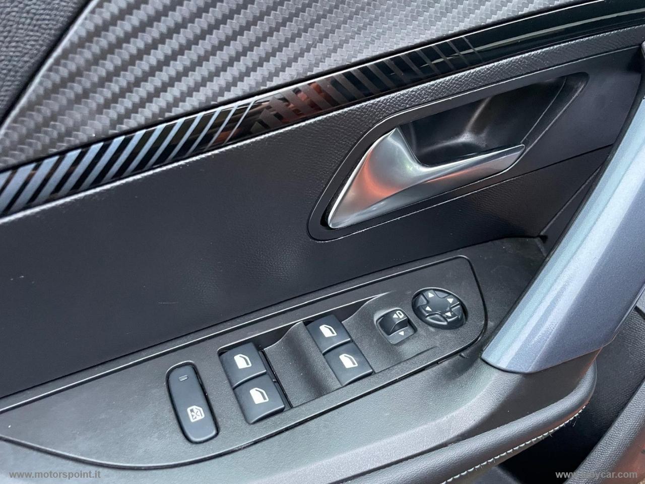 PEUGEOT 2008 BlueHDi 100 S&S