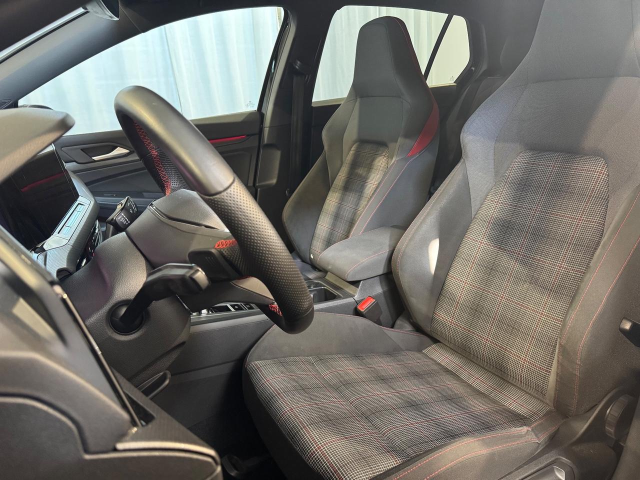 Volkswagen Golf GTI 2.0 TSI