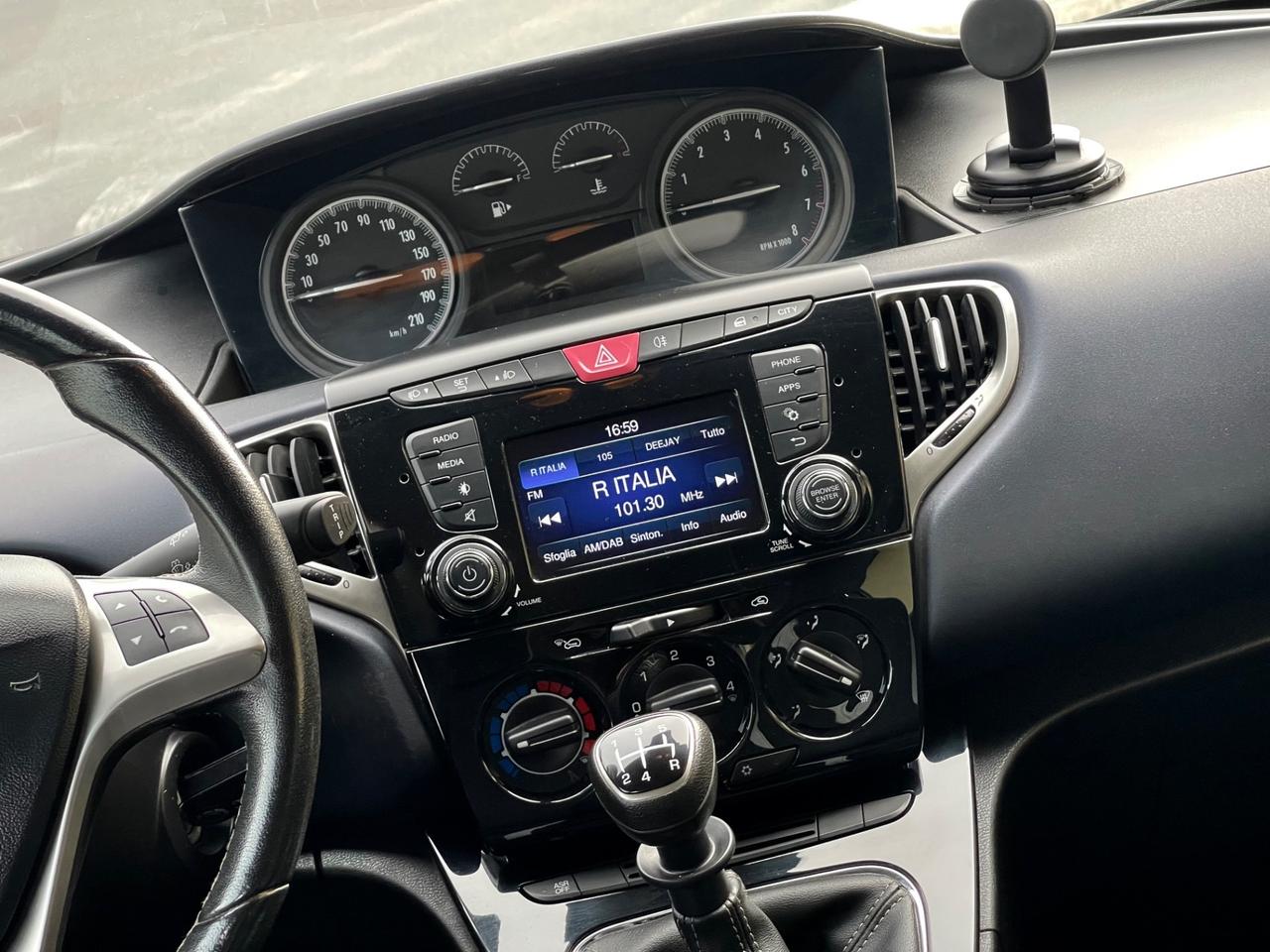 Lancia Ypsilon 1.2 69 CV 5 porte Mya