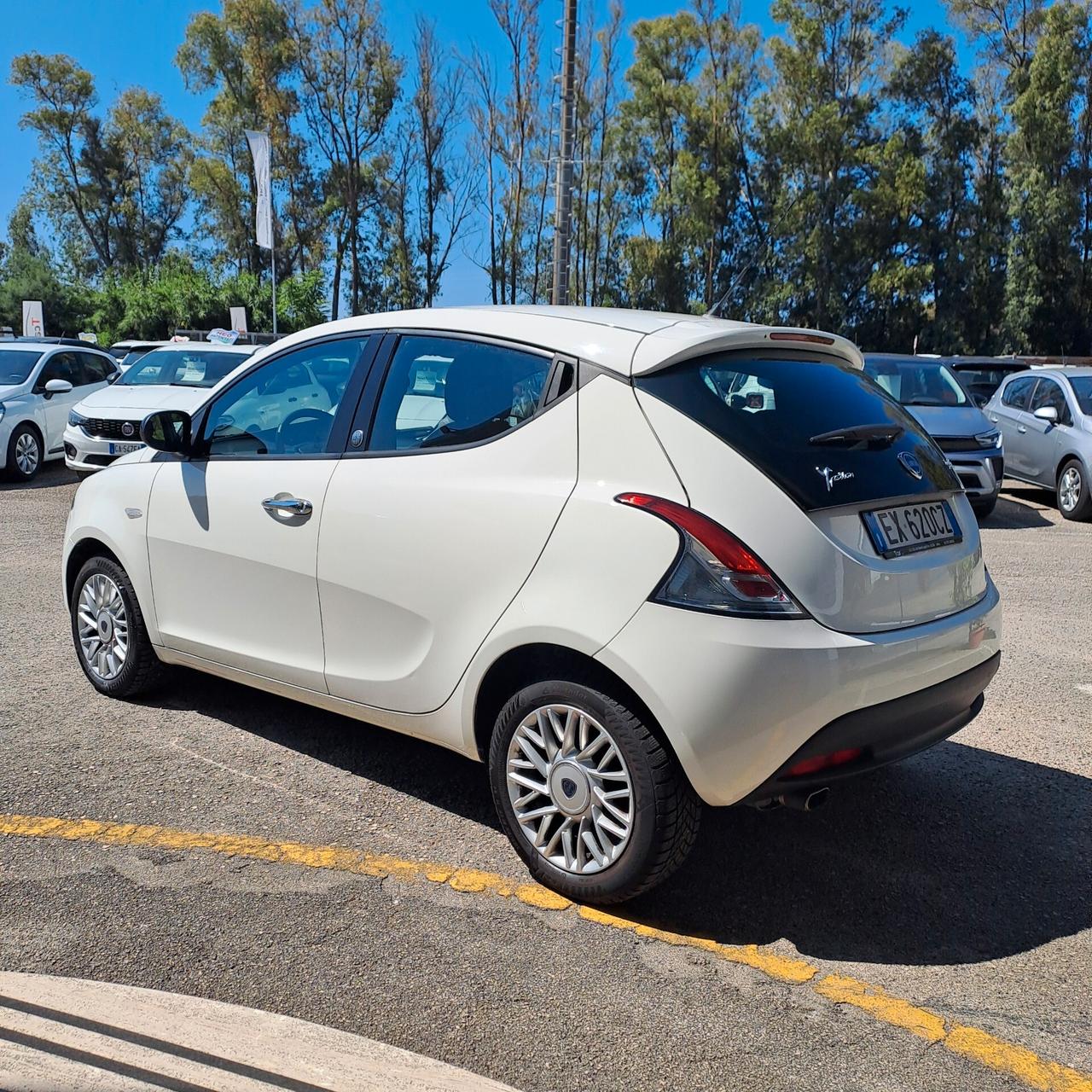 Lancia Ypsilon 1.2 Bz/Gpl 69 Cv Silver