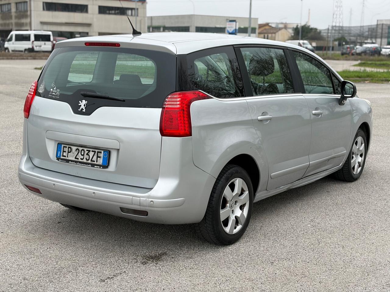 Peugeot 5008 1.6 diesel 2013 7 posti