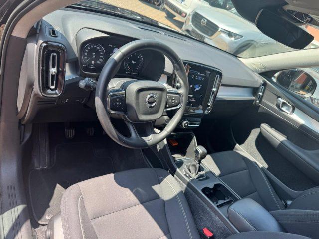 VOLVO XC40 T2 Momentum Pro (AUTOCARRO N1)
