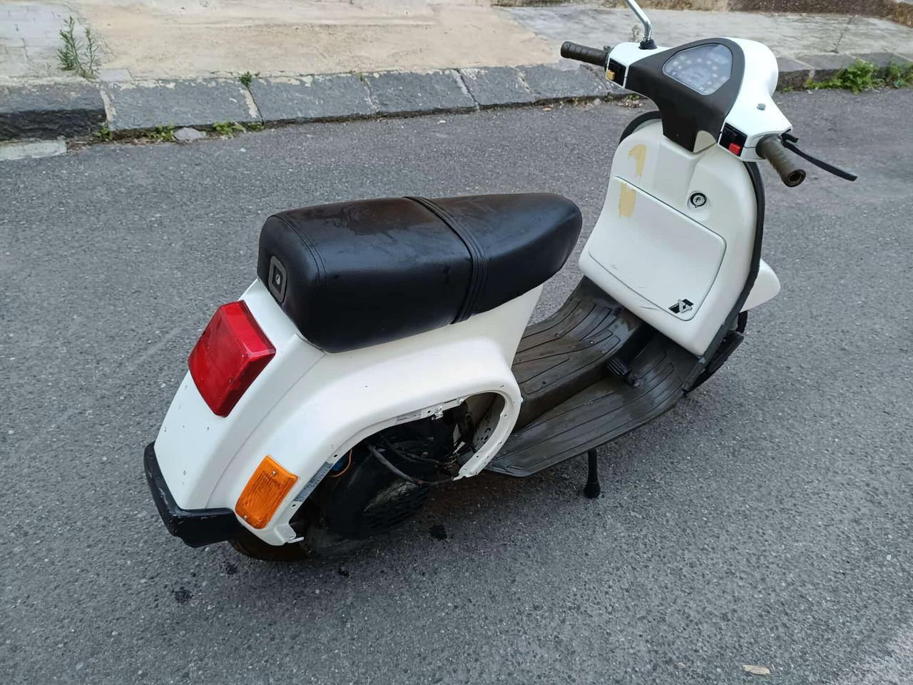 Piaggio Vespa 50 HP V