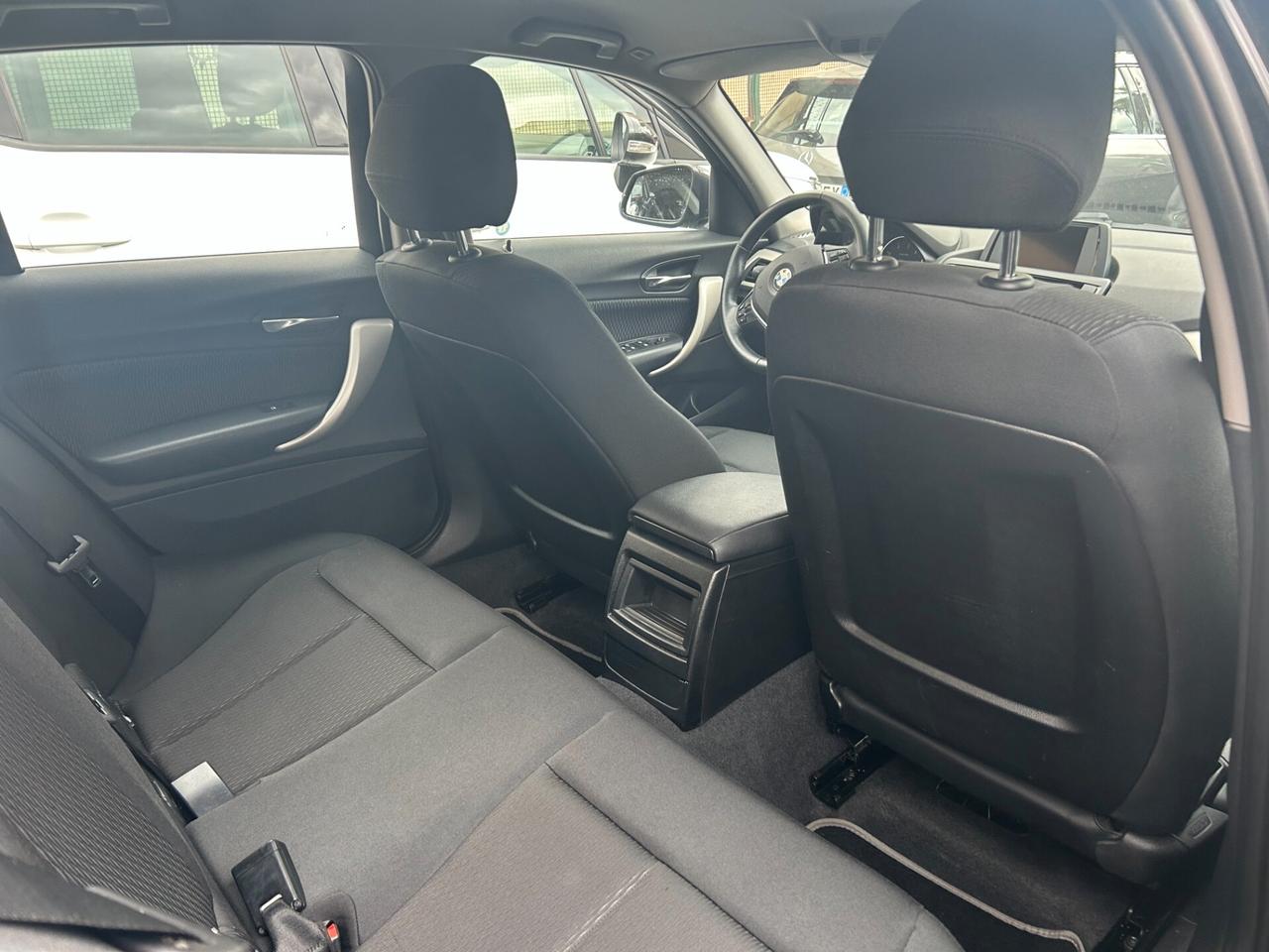 Bmw 116 116d 5p. Urban