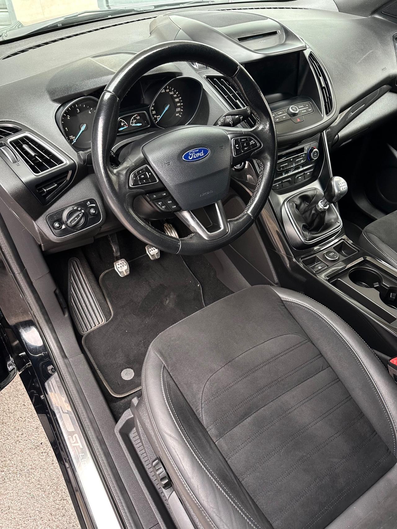 Ford Kuga 1.5 TDCi 120cv S&S 2WD ST-Line