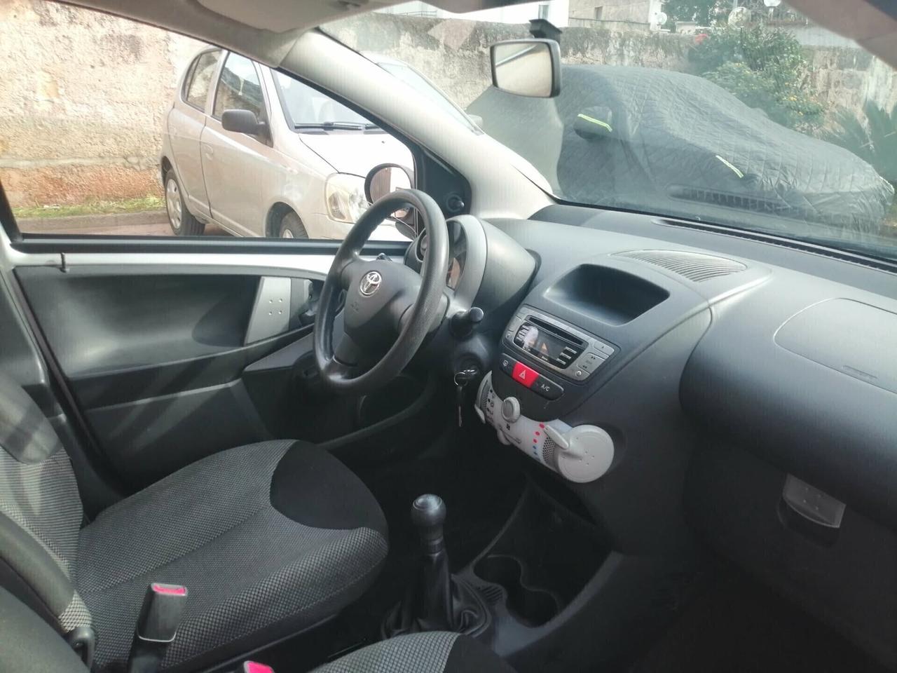TOYOTA AYGO 1.0 68CV 2015 EURO 5 FULL BENZINA