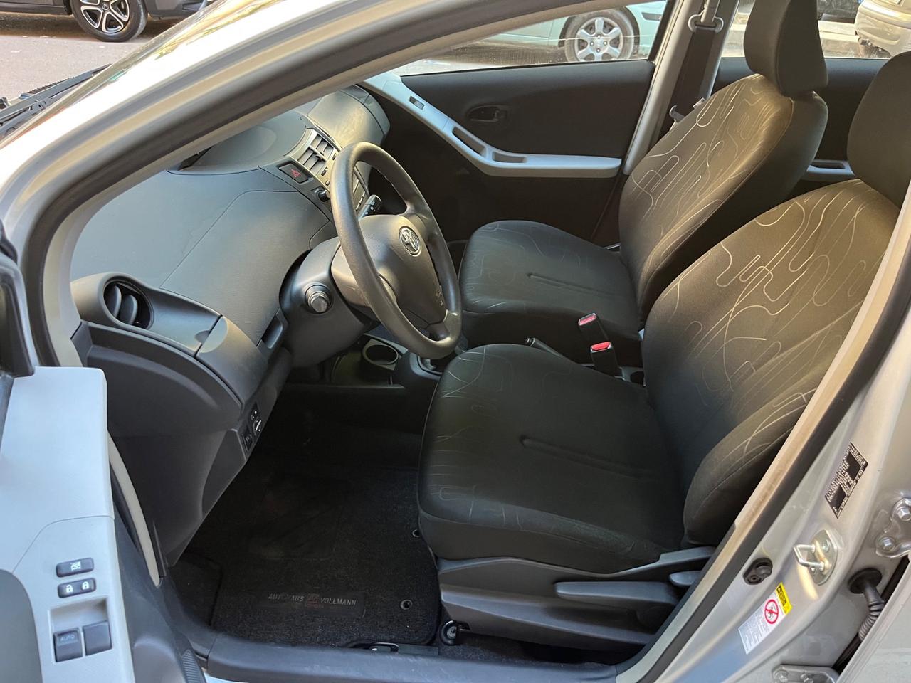 Toyota Yaris 1.0 3 porte Sol