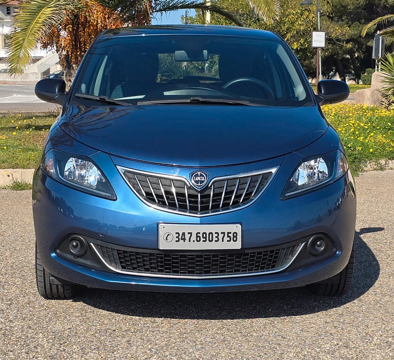 Lancia Ypsilon 1.0 FireFly 5 porte S&S Hybrid Ecochic Silver