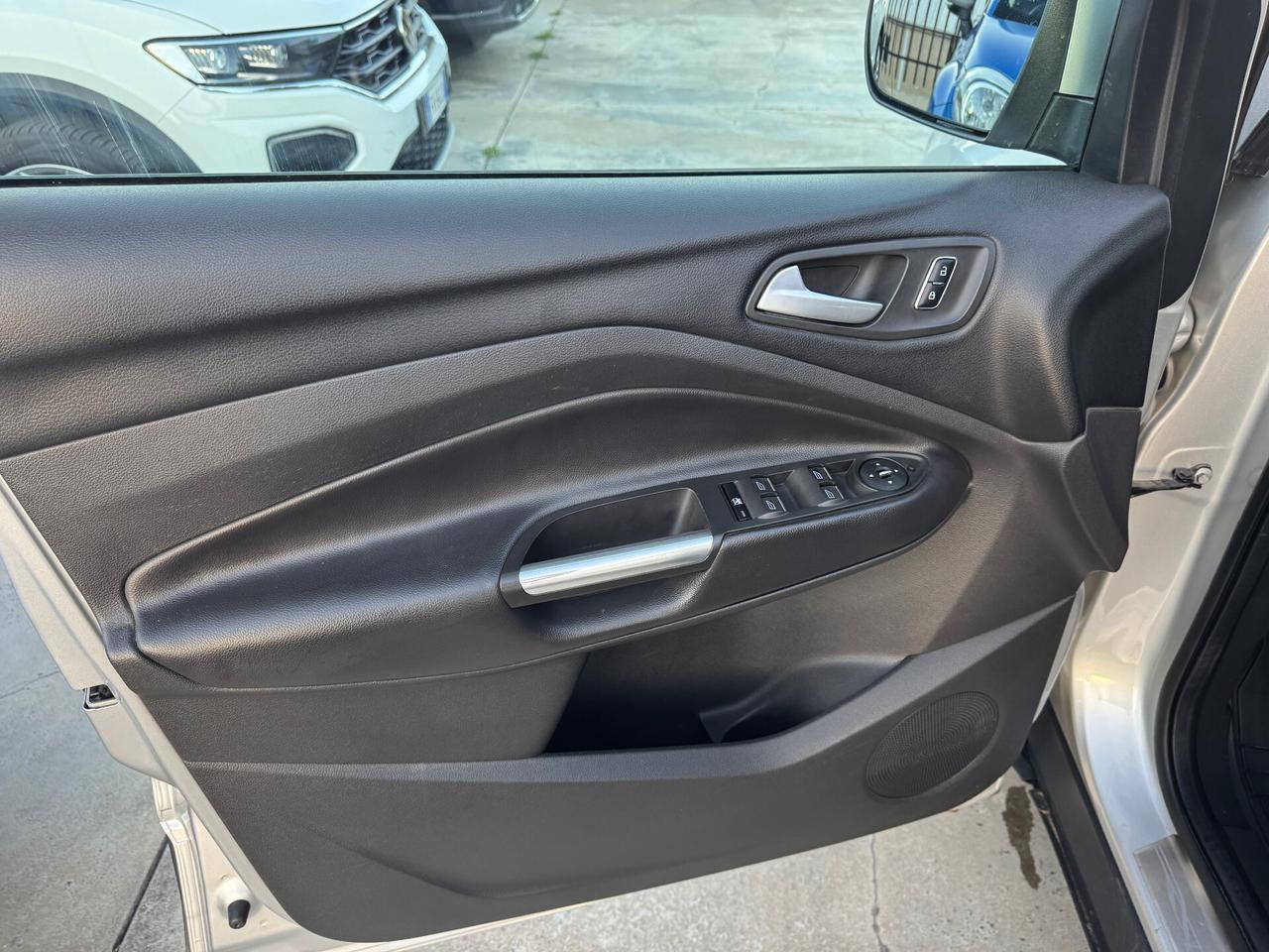 Ford Kuga 2.0 TDCI 140 CV Titanium