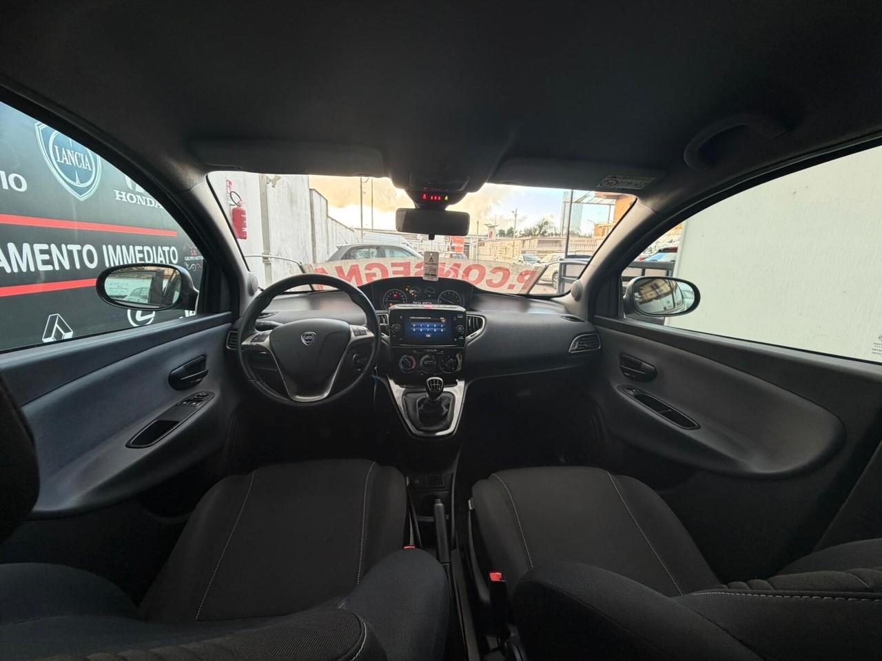 Lancia Ypsilon 1.0 FireFly Hybrid Gold FULL LEGGI!