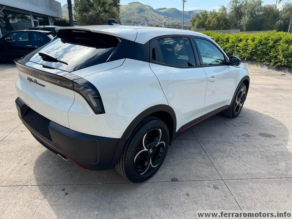 Alfa Romeo Junior 1.2 136 CV Hybrid eDCT6 Speciale a 309 euro al mese