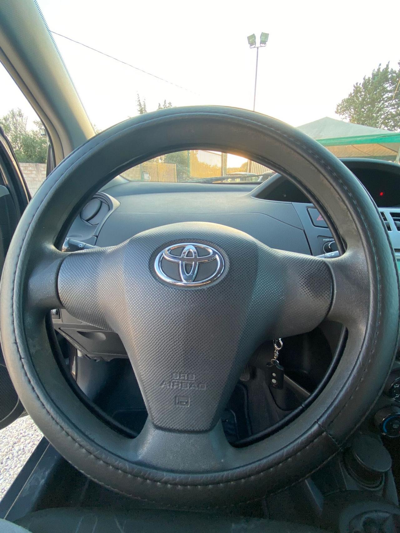 Toyota Yaris 1.4 D-4D DPF 5 porte Now
