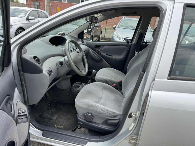 TOYOTA Yaris 1.0i 16V cat 5 porte
