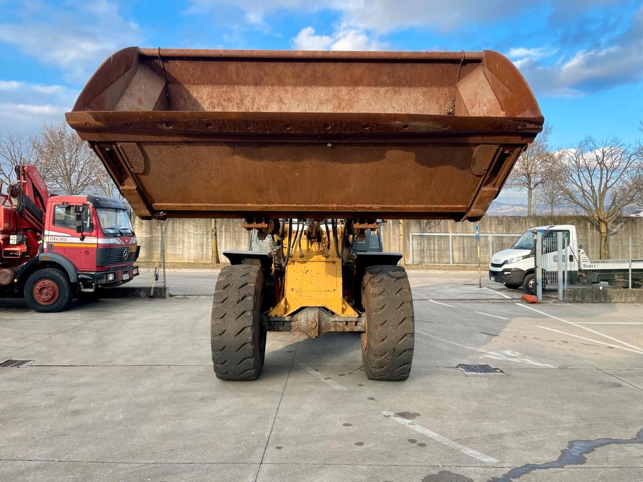 PALA GOMMATA LIEBHERR L 554 -