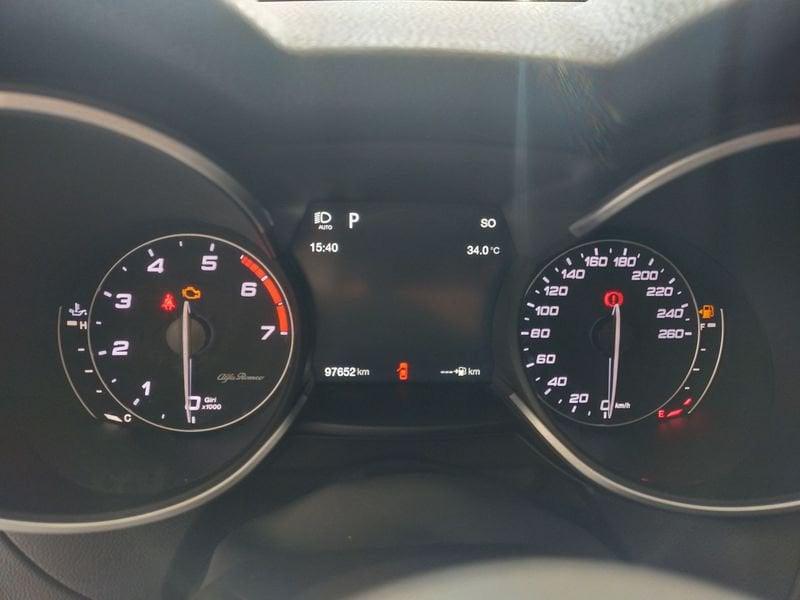 Alfa Romeo Stelvio 2.0 Turbo 280 CV AT8 Q4 Executive + Sport / Veloce