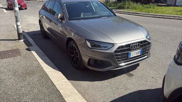 Audi A4 30 TDI/136 CV S tronic line edition