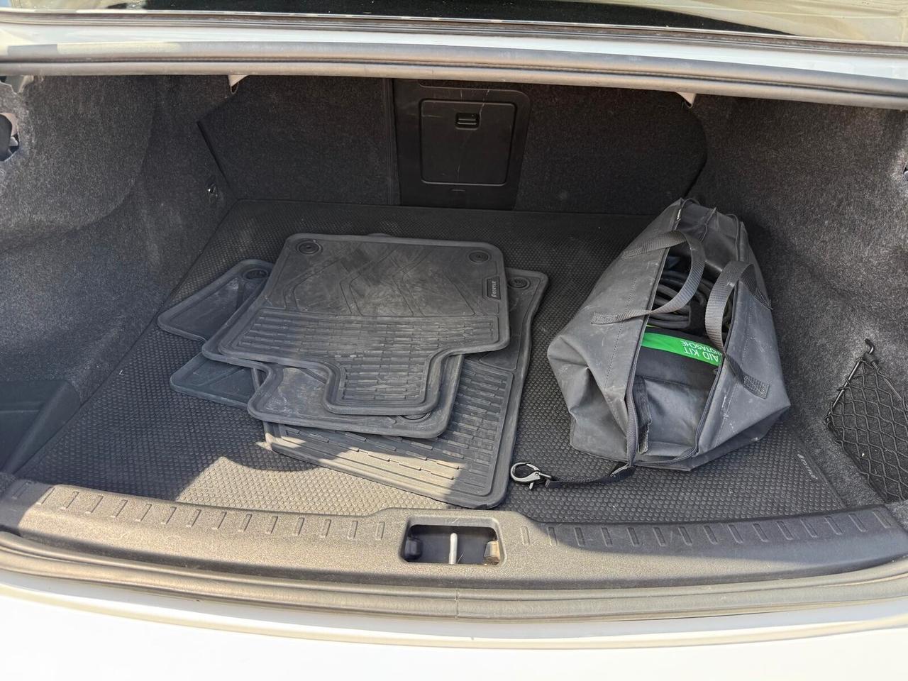 Volvo S60 T8 Recharge AWD Plug-in Hybrid R-Design 318Cv