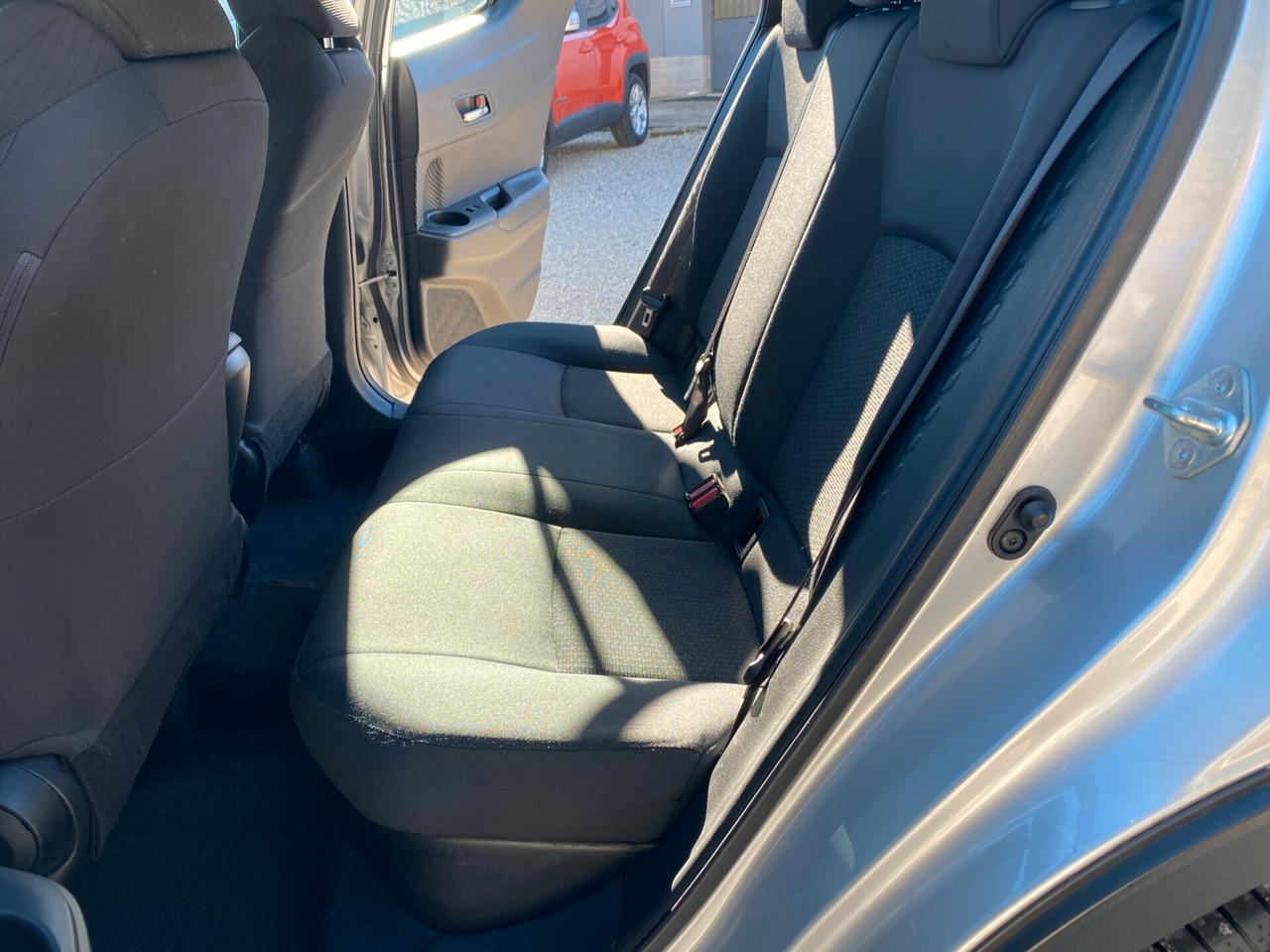 Toyota C-HR 1.8 Hybrid Business