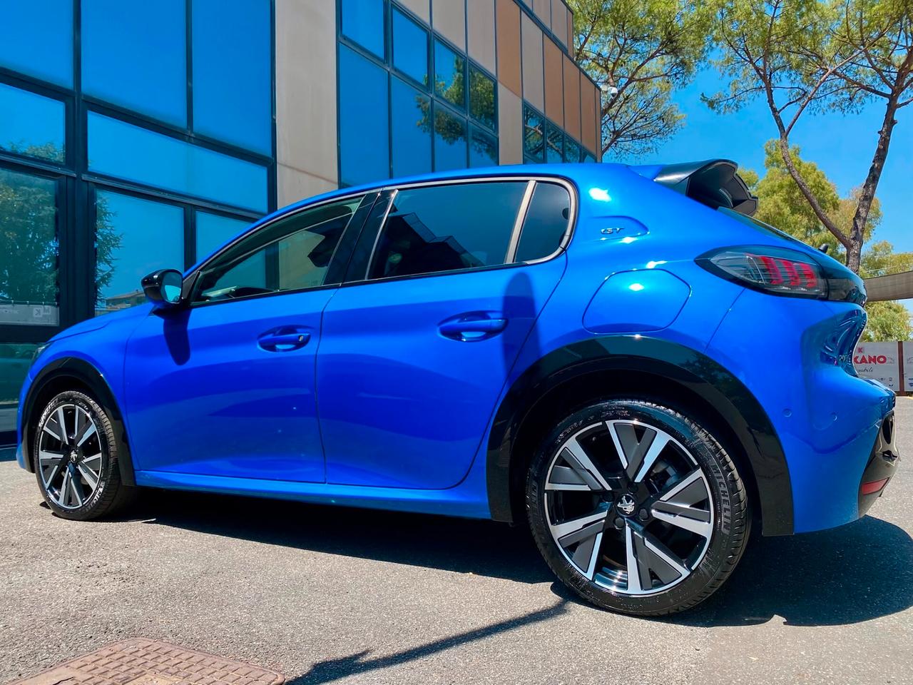 Peugeot 208 130-cv GT Pack AUTOMATICA -GARANZIA
