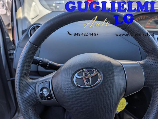 TOYOTA Yaris 1.3 5 porte Sol NEOPATENTATI