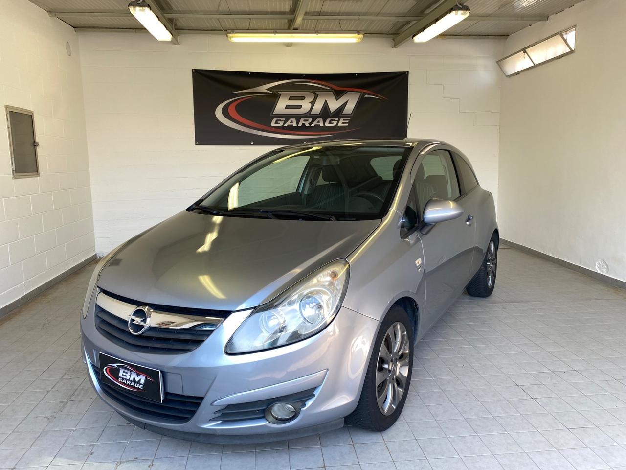 Opel Corsa 1.2 80CV 3 porte GPL-TECH Edition