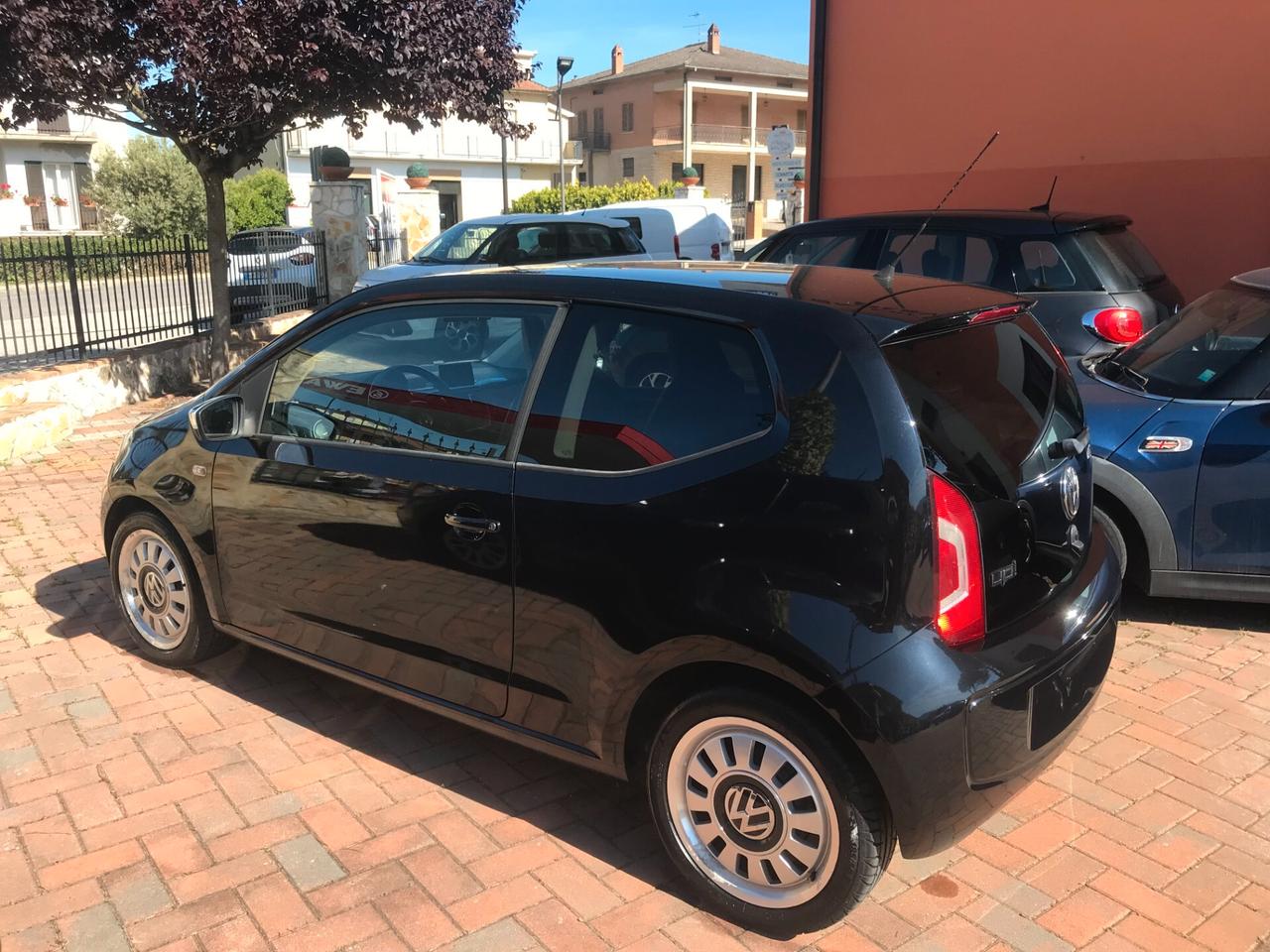 Volkswagen up! 1.0 75 CV 3p. move up!