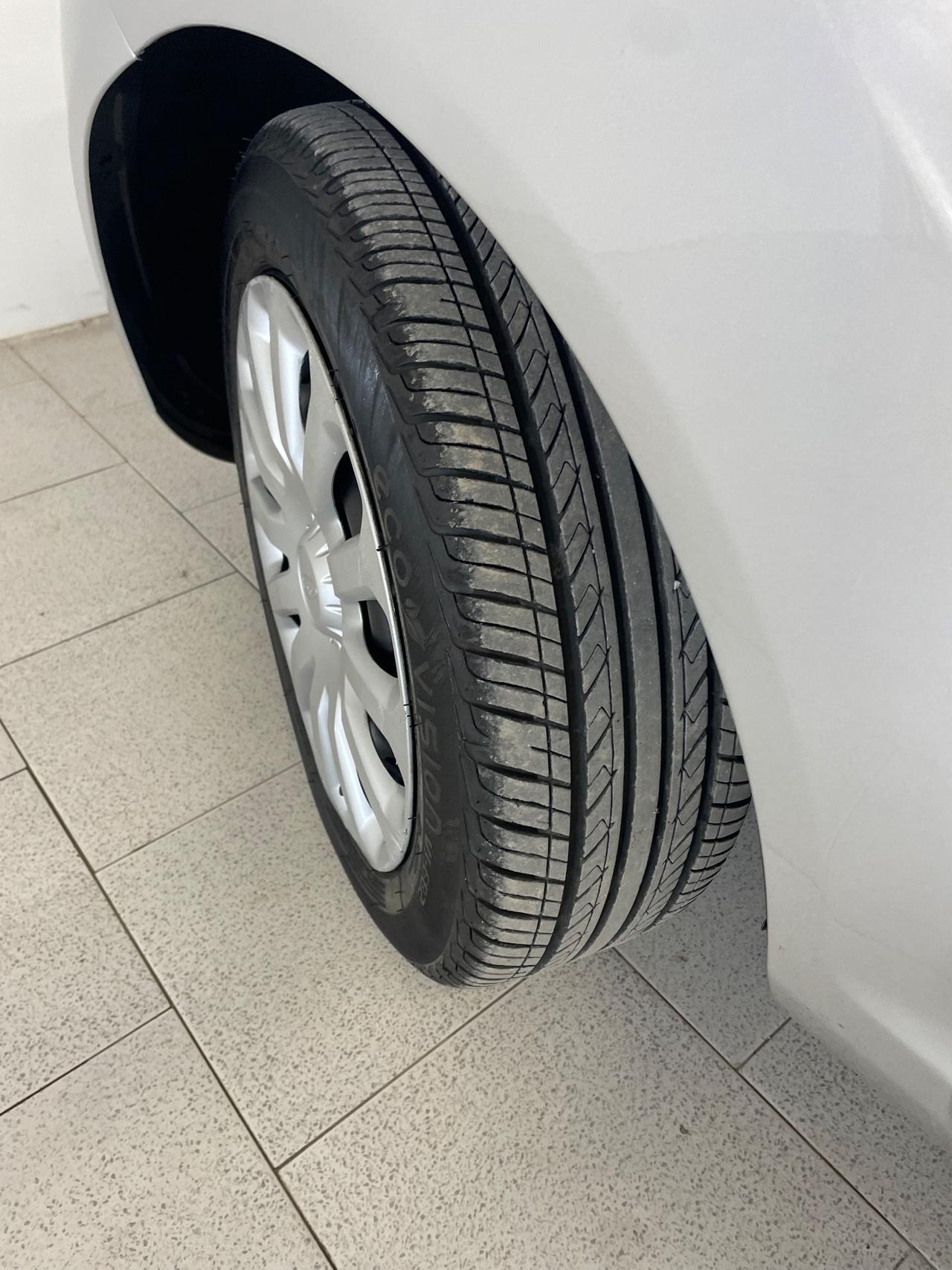 Ford Fiesta 1.4 5 porte Bz.- GPL Business Perfetta !