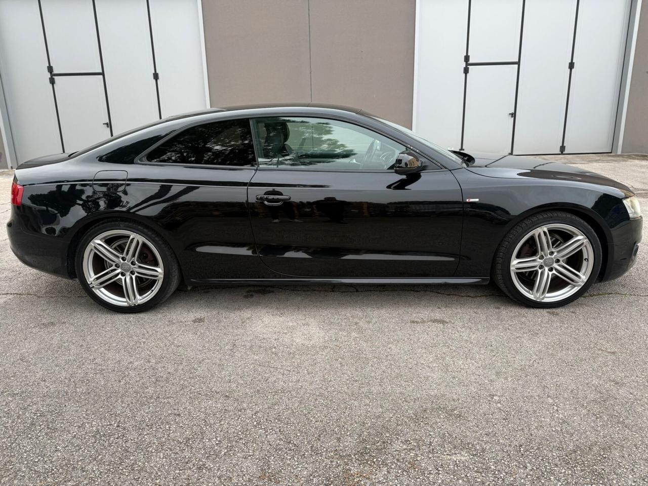 AUDI A5 2.0 TDI 2010 12 MESI DI GARANZIA
