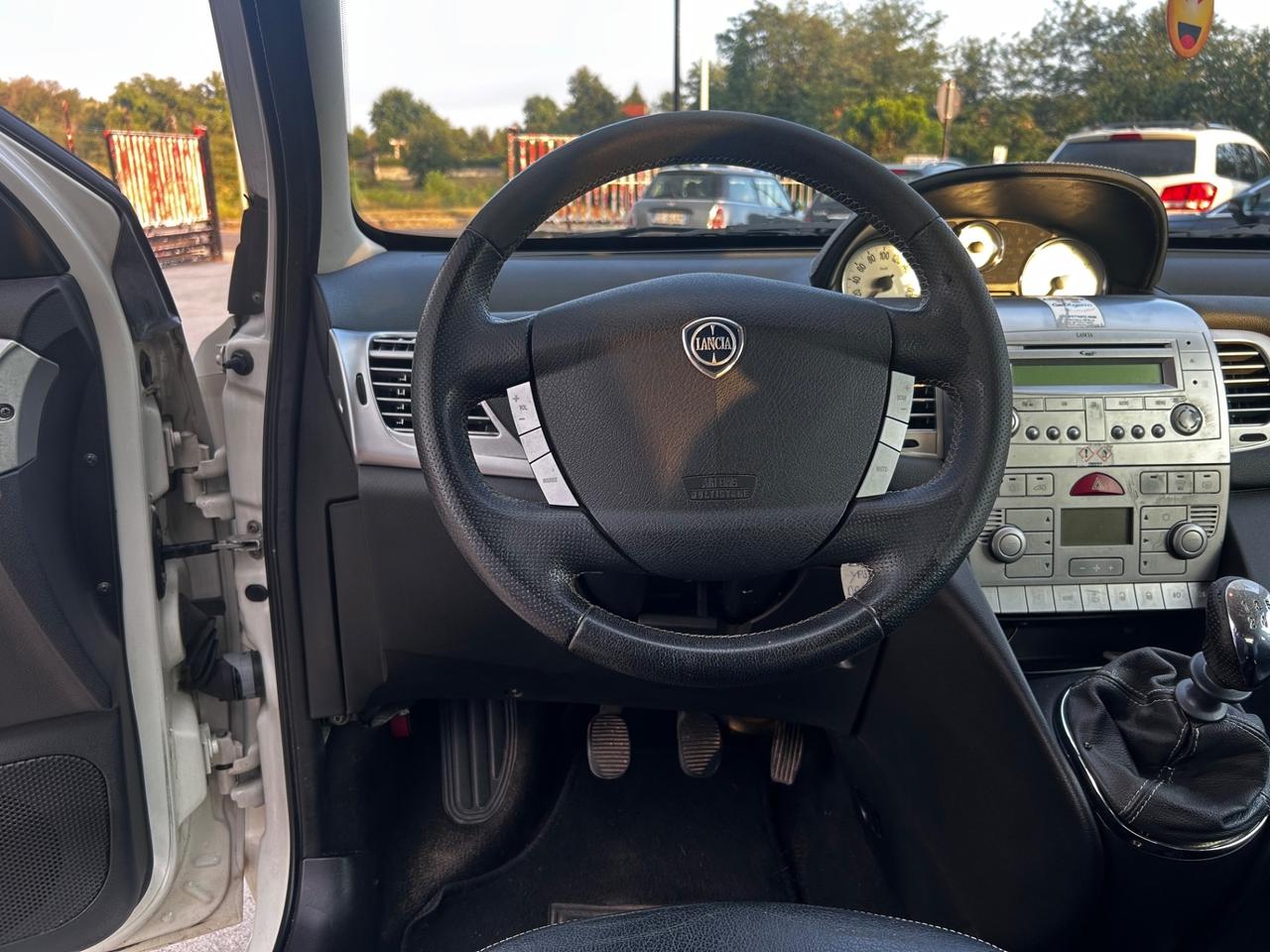 Lancia Ypsilon 1.2 Modamilano