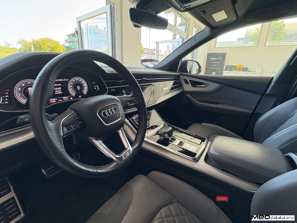 AUDI - Q8 - 55 TFSI quattro tiptronic Sport