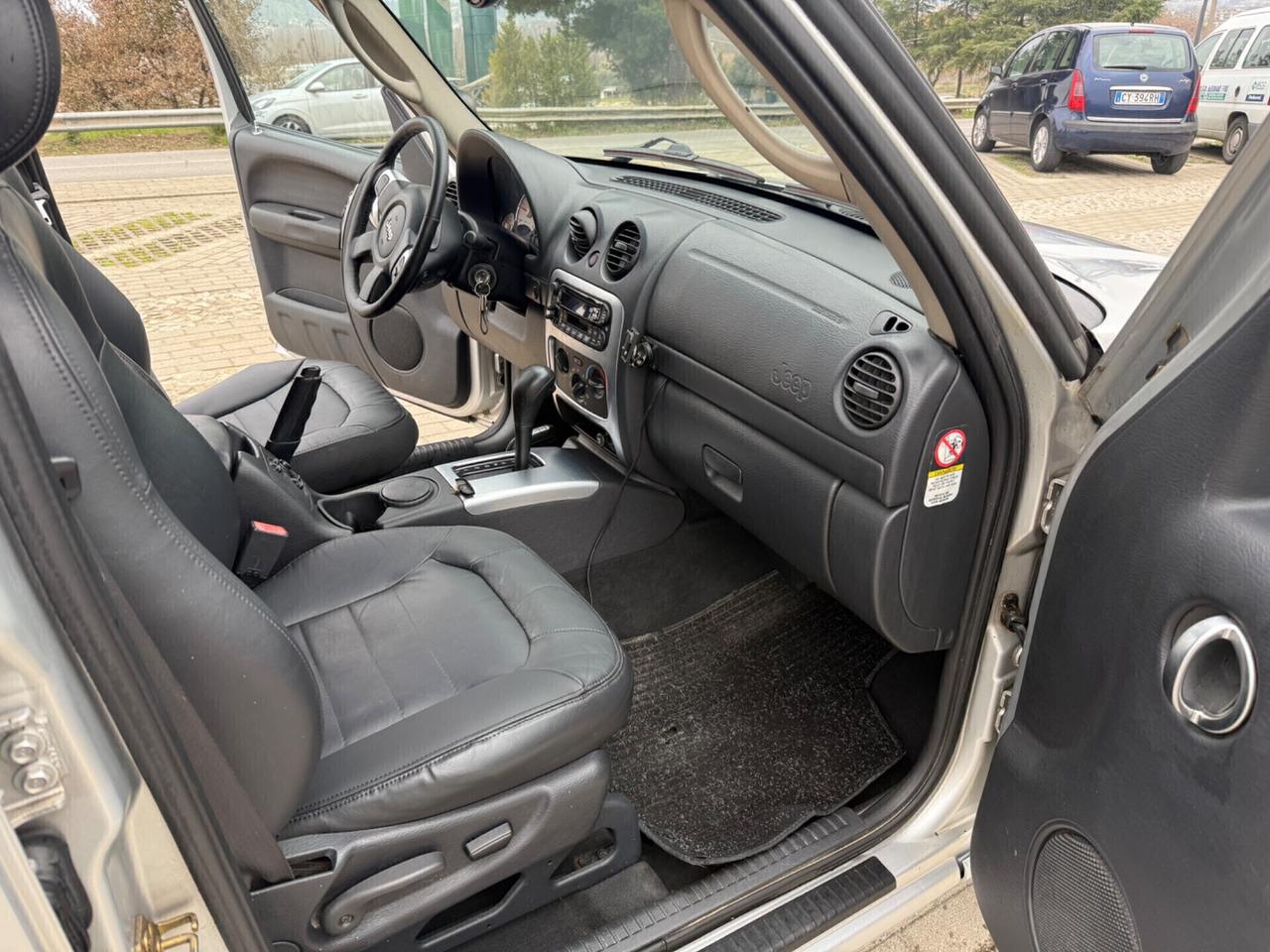 Jeep Cherokee 2.8 CRD Limited gancio traino