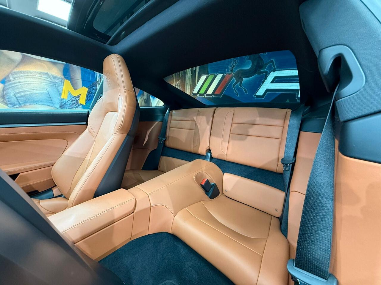 Porsche 911 Carrera (104)