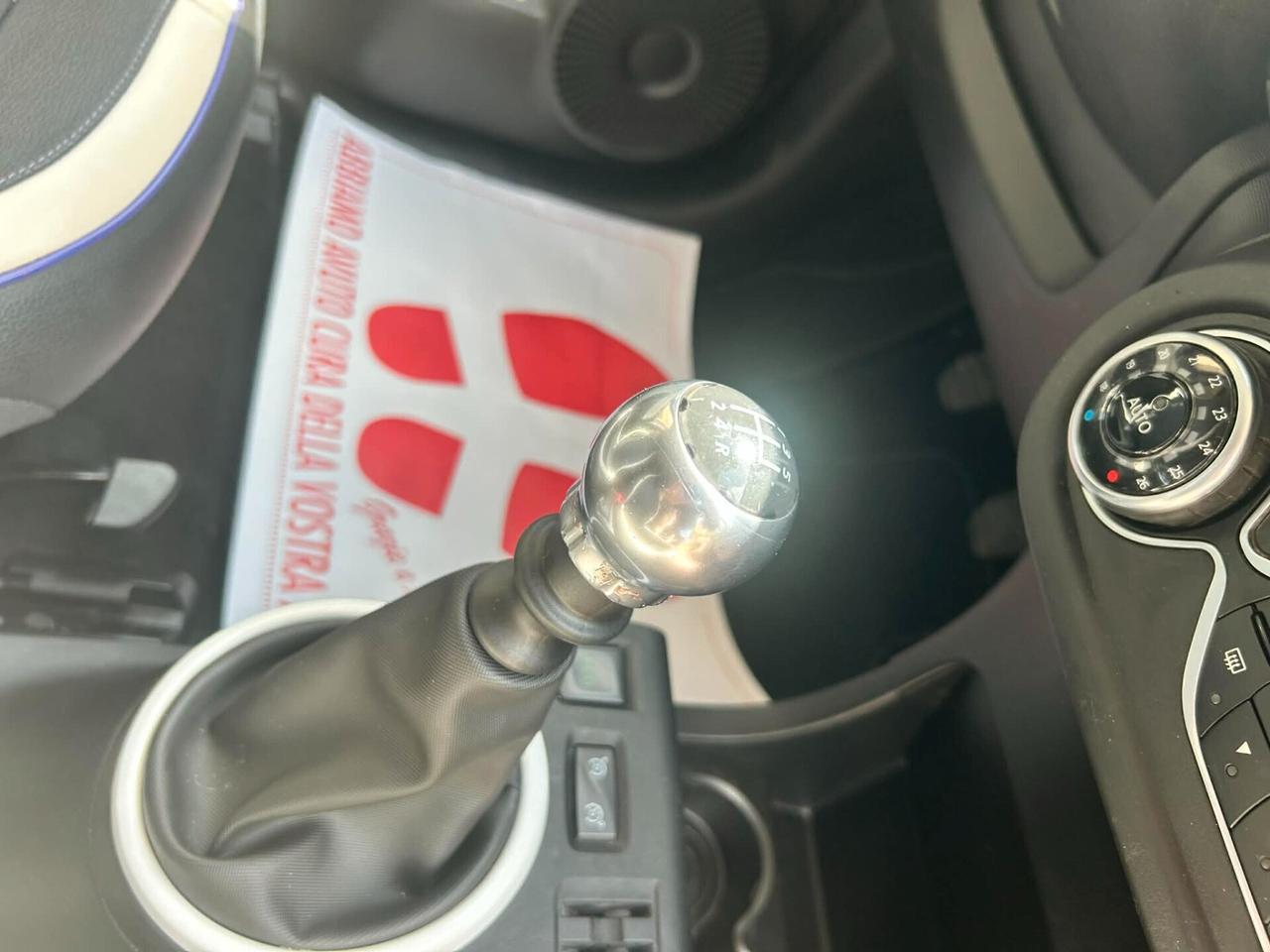 RENAULT TWINGO 1.0 2016 COSMIC LOVELY EDITION