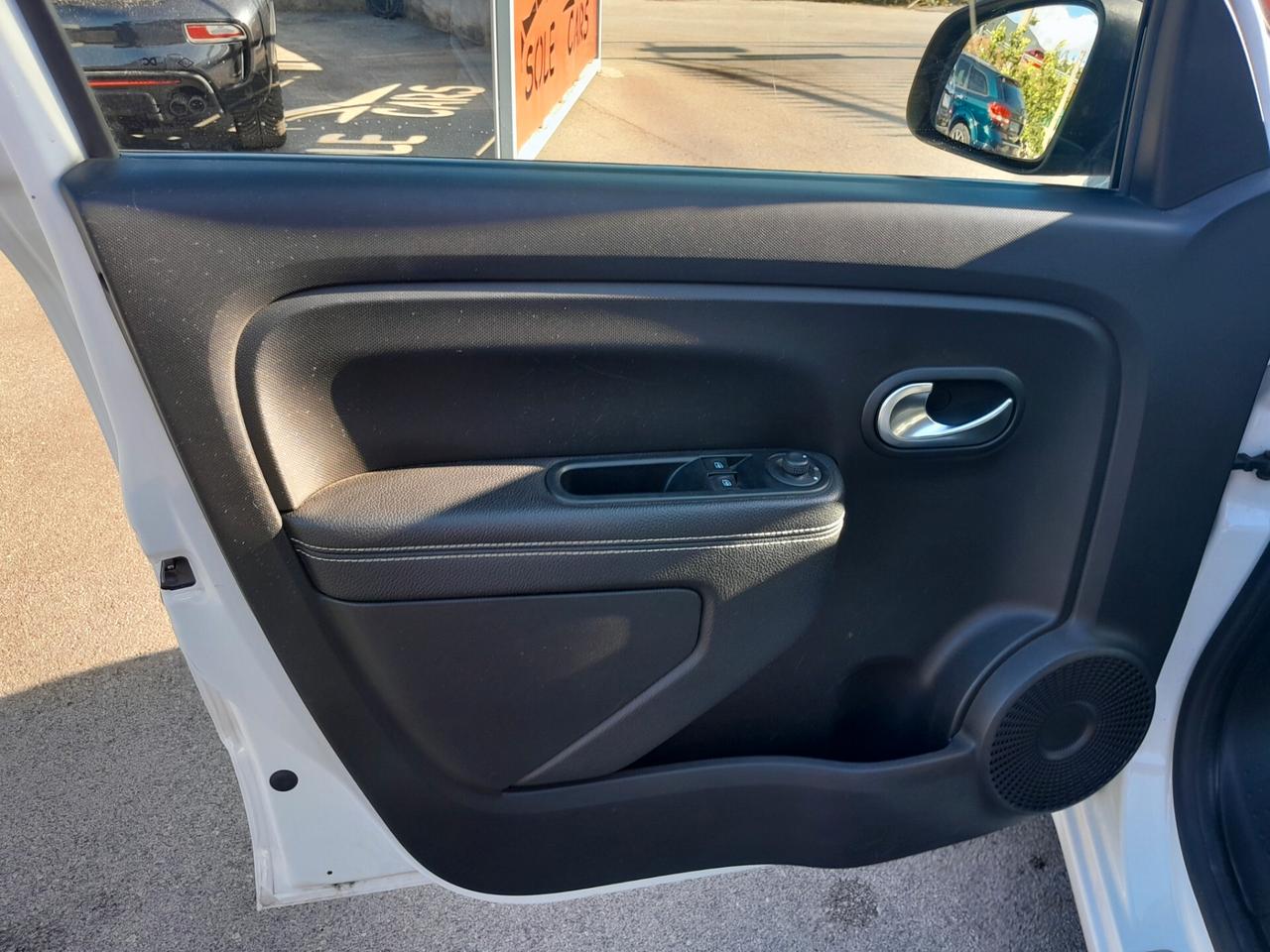 Renault Twingo SCe Stop&Start La Parisienne