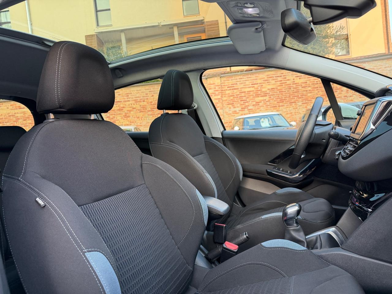 Peugeot 208 PureTech 82 5 porte Allure