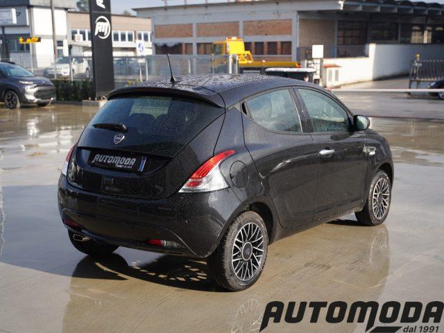 LANCIA Ypsilon 70CV Hybrid Platino