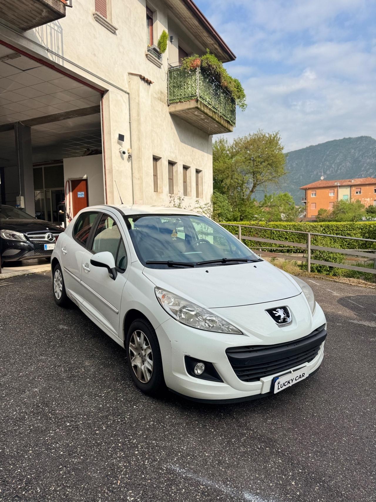 Peugeot 208 1.4 HDi 68 CV 5 porte Active